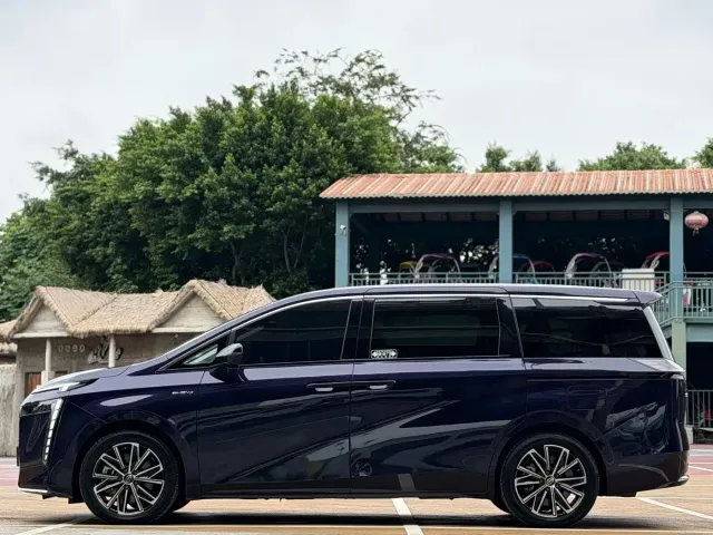 GAC Trumpchi Trumpchi E8 NEV 2024 Model 150km MAX — Фото автомобиля 3