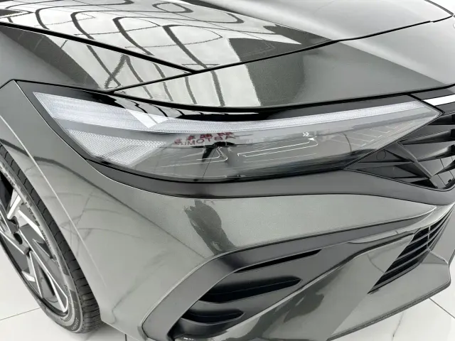 Hyundai Elantra — Фото автомобиля 10