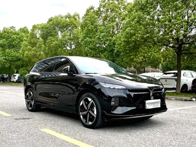 Voyah Auto Voyah Zhiyin 2024 Long Range Super Charging Edition — Фото автомобиля 2