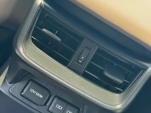 Lexus ES — Фото автомобиля 12