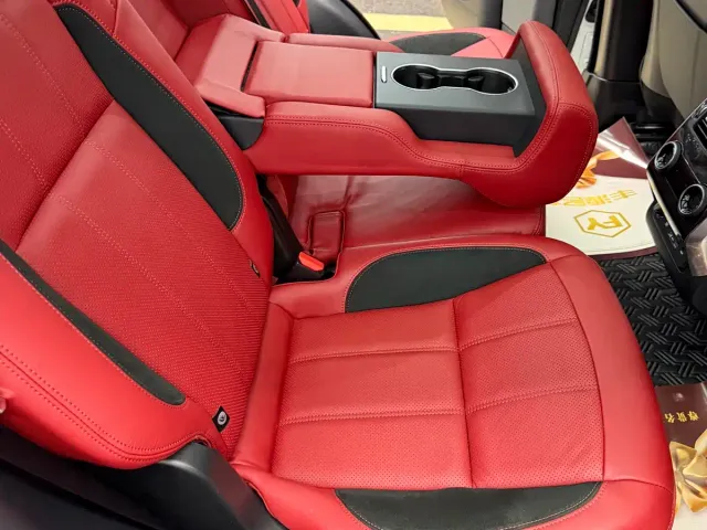 Land Rover Range Rover Sport — Фото автомобиля 10