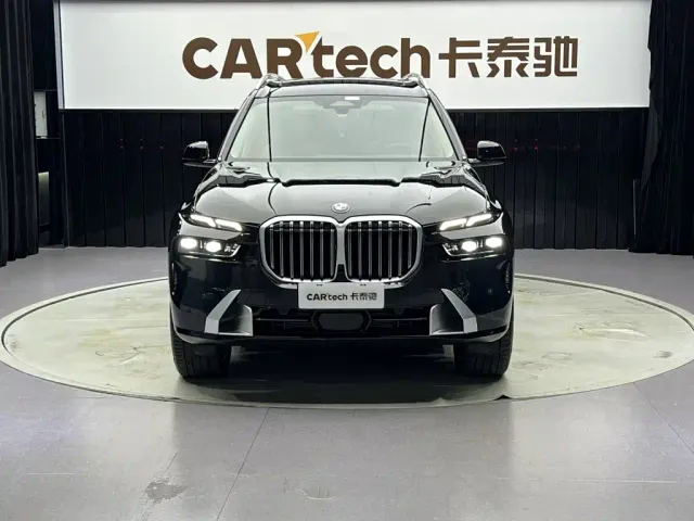 BMW X7 — Фото автомобиля 3