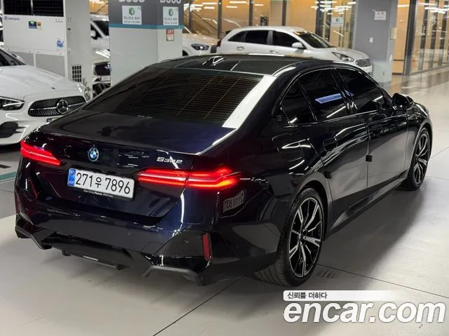 BMW 5 Series G60 — Фото автомобиля 4