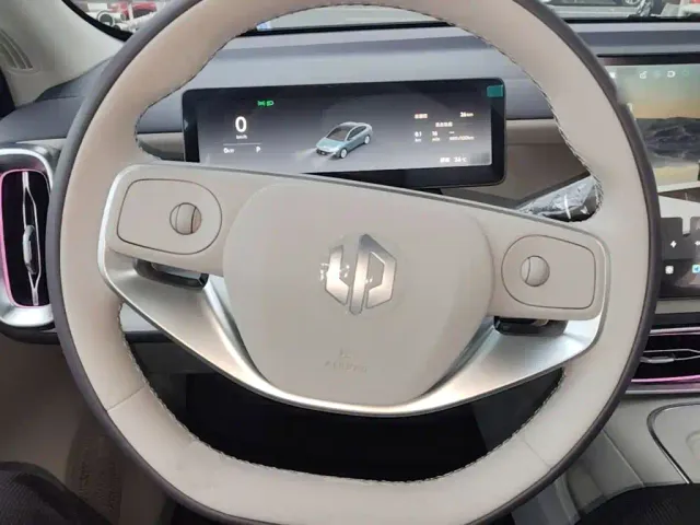 Leapmotor B01 — Фото автомобиля 10