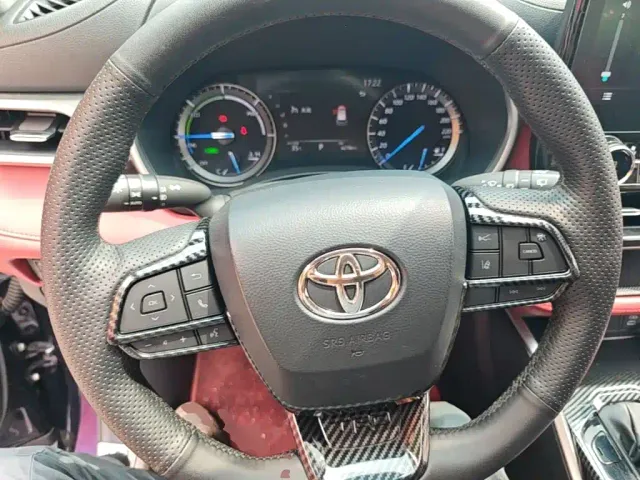 Toyota Highlander — Фото автомобиля 10