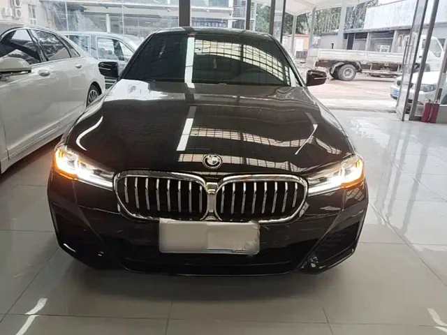 BMW 5 Series — Фото автомобиля 2