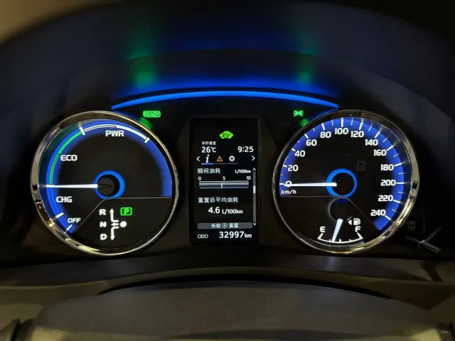 Toyota Corolla Twin Engine E+ — Фото автомобиля 11