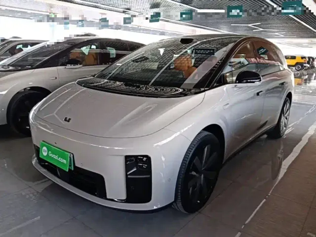 Фотография автомобиля — Li Auto i8