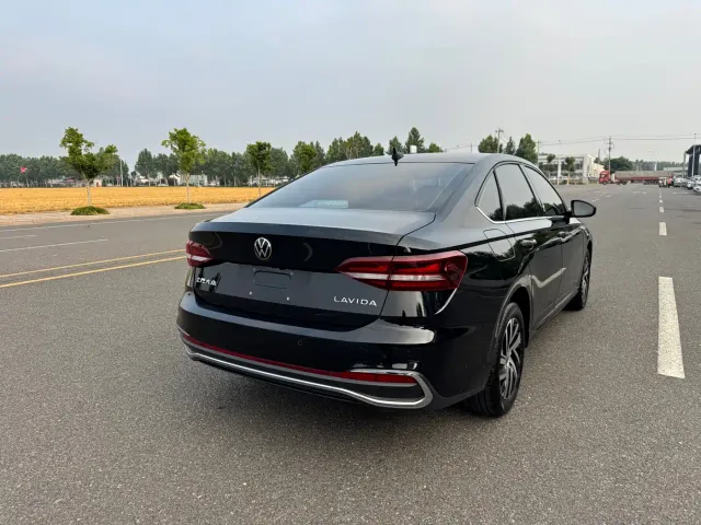 Volkswagen Lavida — Фото автомобиля 7