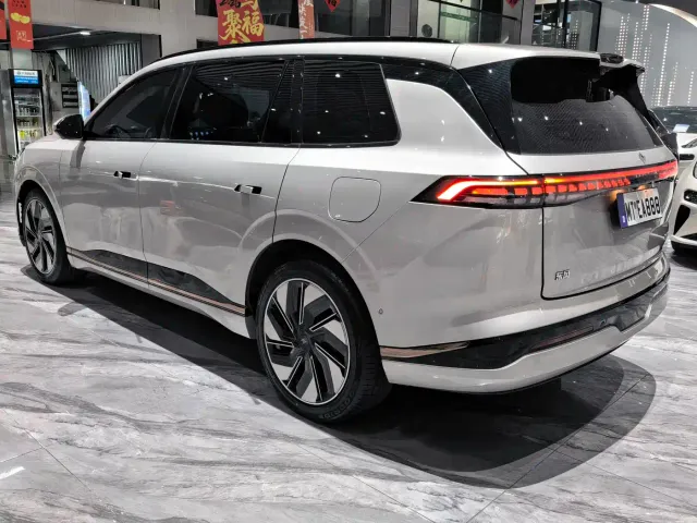 Dongfeng eπ 008 — Фото автомобиля 22