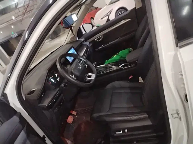 Wuling Asta — Фото автомобиля 15