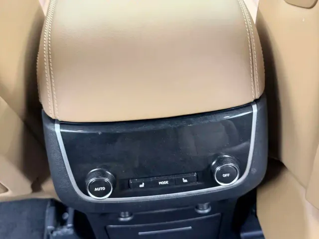 Li Auto ONE — Фото автомобиля 15