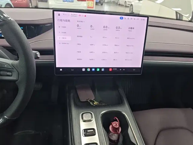 Xiaomi SU7 — Фото автомобиля 12