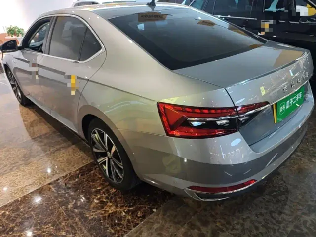 Skoda Superb — Фото автомобиля 4