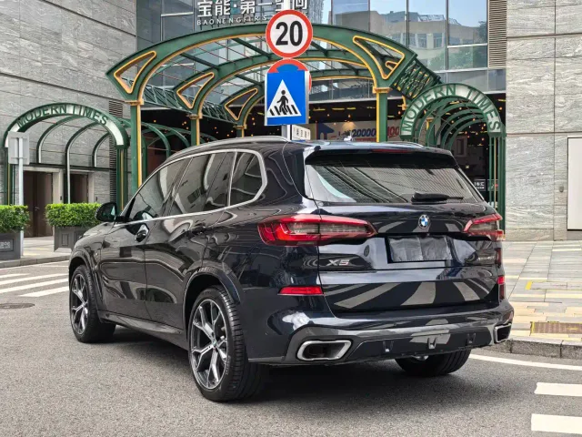 BMW X5 — Фото автомобиля 13