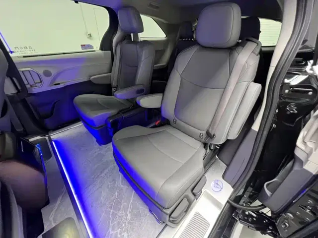 Toyota Granvia — Фото автомобиля 13