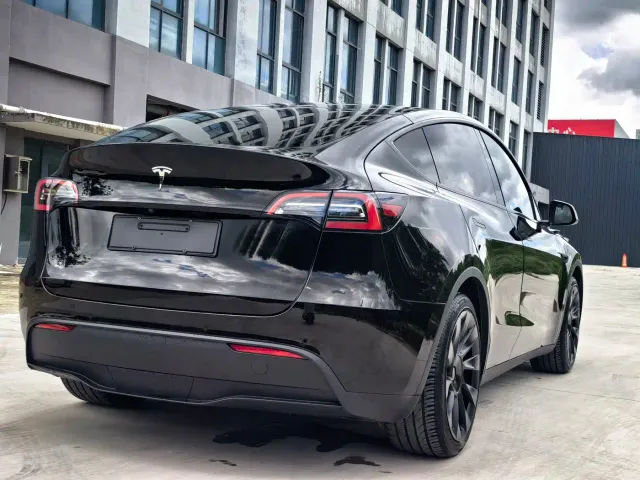 Tesla Model Y — Фото автомобиля 7