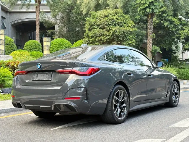 BMW i4 — Фото автомобиля 18