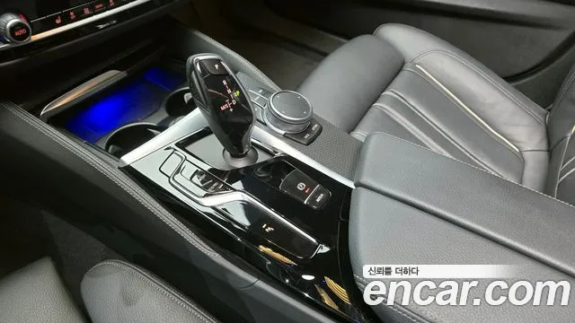 BMW 5-Series — Фото автомобиля 9