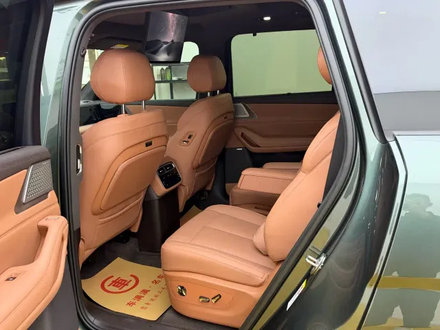 Denza N8L — Фото автомобиля 5