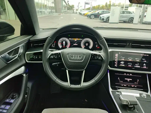 Audi A6L — Фото автомобиля 9