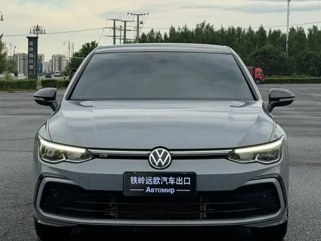 Volkswagen Golf — Фото автомобиля 2