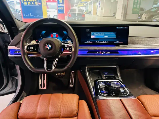 BMW 7 Series — Фото автомобиля 18
