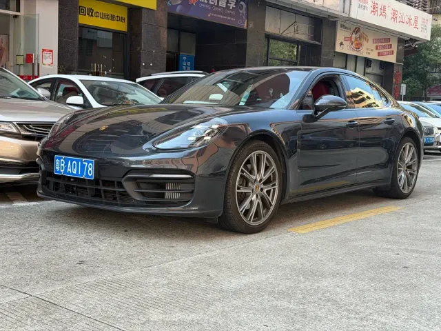 Фотография автомобиля — Porsche Panamera