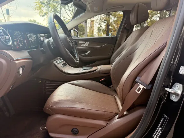 Mercedes-Benz E-Class — Фото автомобиля 14