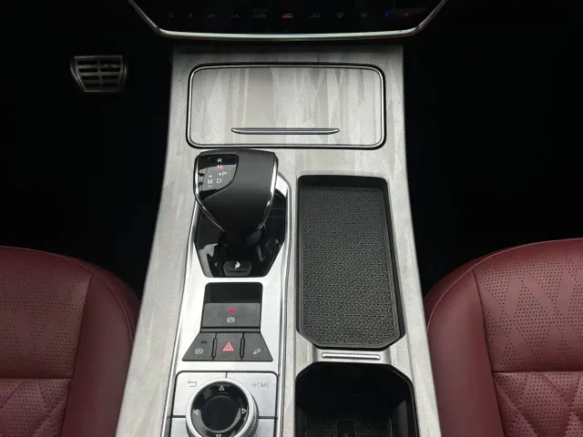 Jetour X70 Plus — Фото автомобиля 12
