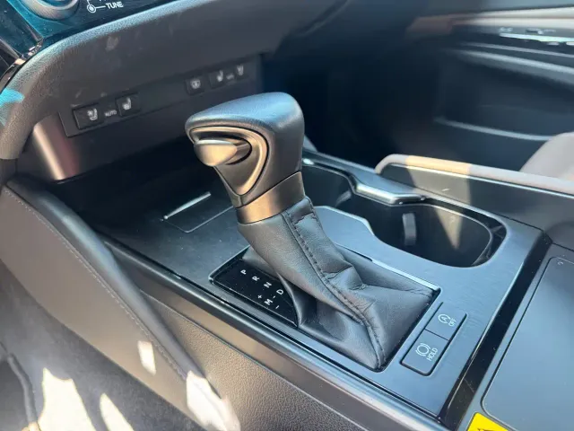 Lexus ES — Фото автомобиля 15