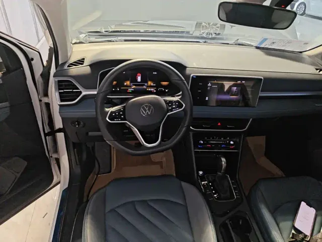 Volkswagen Tharu — Фото автомобиля 6