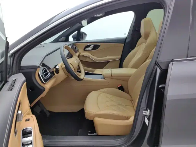 Roewe Feifan R7 — Фото автомобиля 10