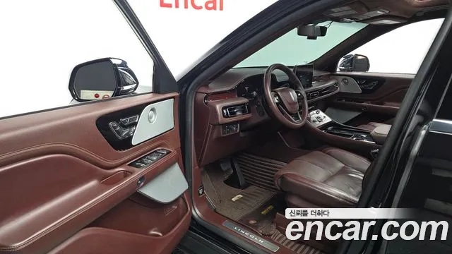 Lincoln Aviator 2nd Gen — Фото автомобиля 10