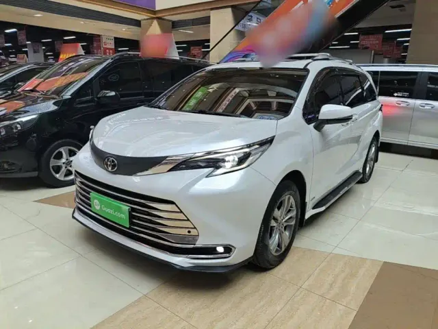 Фотография автомобиля — Toyota Sienna