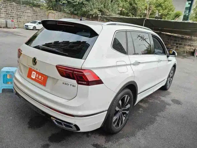 Volkswagen Tiguan L — Фото автомобиля 8