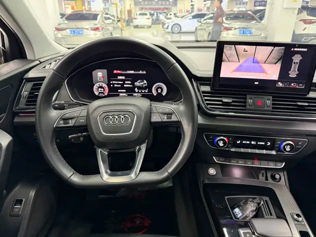 Audi Q5L — Фото автомобиля 11