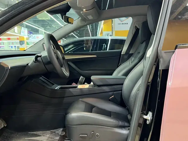 Tesla Model Y — Фото автомобиля 5