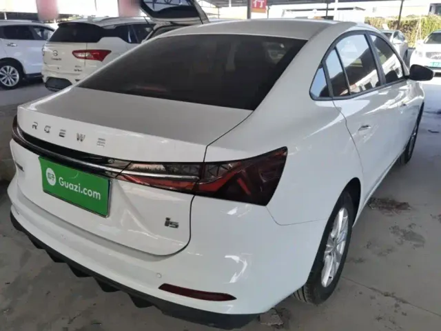 Roewe i5 — Фото автомобиля 6