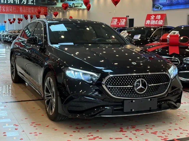 Mercedes-Benz E-Class — Фото автомобиля 2