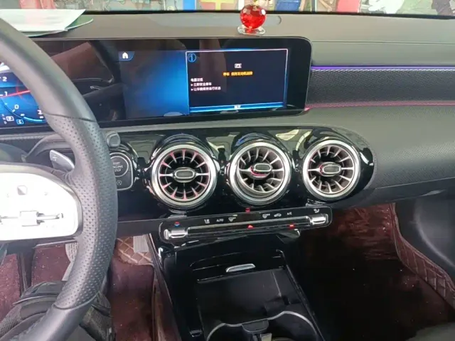 Mercedes-Benz A-Class — Фото автомобиля 12