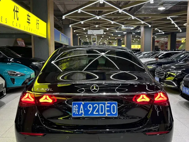 Mercedes-Benz E-Class — Фото автомобиля 7