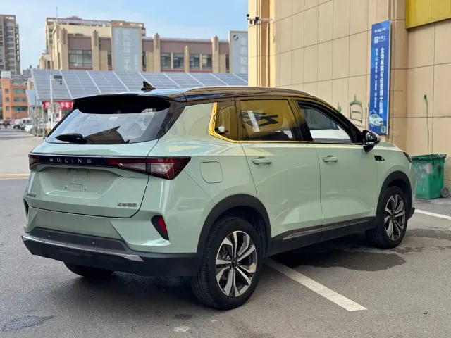Wuling Asta — Фото автомобиля 12