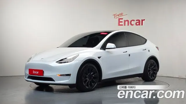 Фотография автомобиля — Tesla Model Y