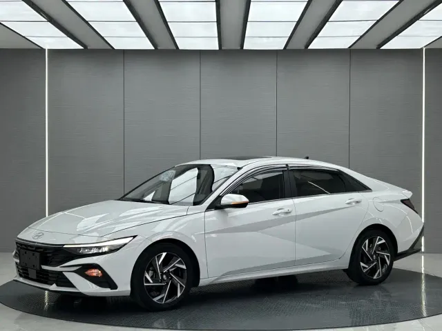 Фотография автомобиля — Hyundai Elantra