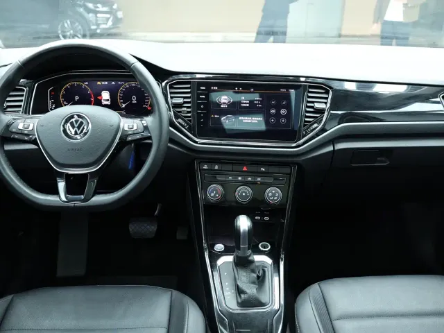 Volkswagen T-Roc — Фото автомобиля 10