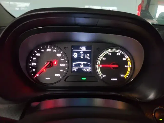Roewe Clever — Фото автомобиля 11