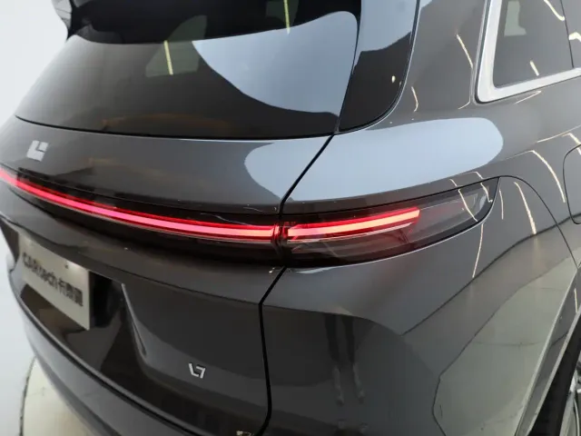 Li Auto L7 — Фото автомобиля 15