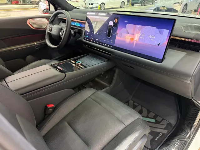 Lynk & Co 900 — Фото автомобиля 29