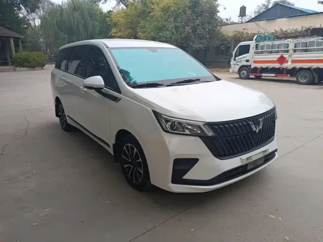 Wuling Jiachen — Фото автомобиля 3